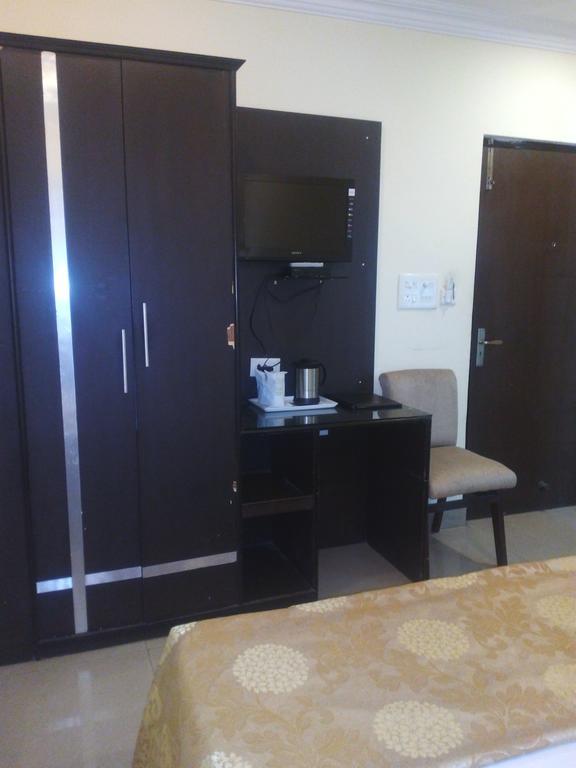 Hotel The Rio Haridwār Esterno foto